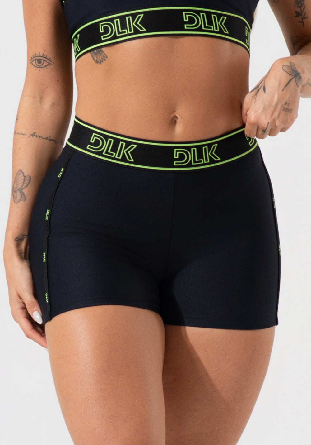 Short Fitness Feminino Com Elásticos No Cós E Na Lateral Activity Dlk Preto