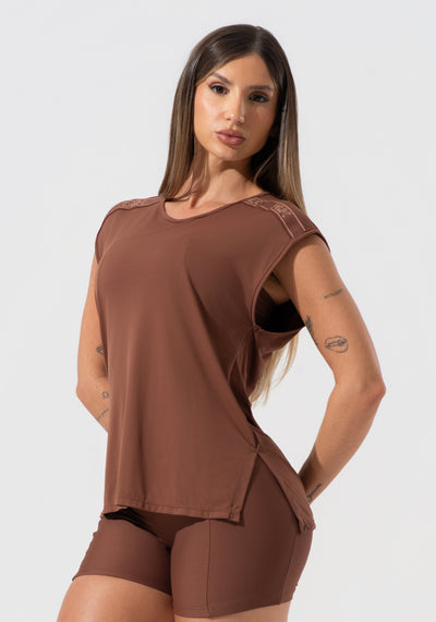 Blusa Feminina Com Elástico Nos Ombros Activity Dlk Marrom