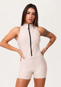 Macaquinho Fitness Feminino Nude com Zíper e Recortes Aura Dlk