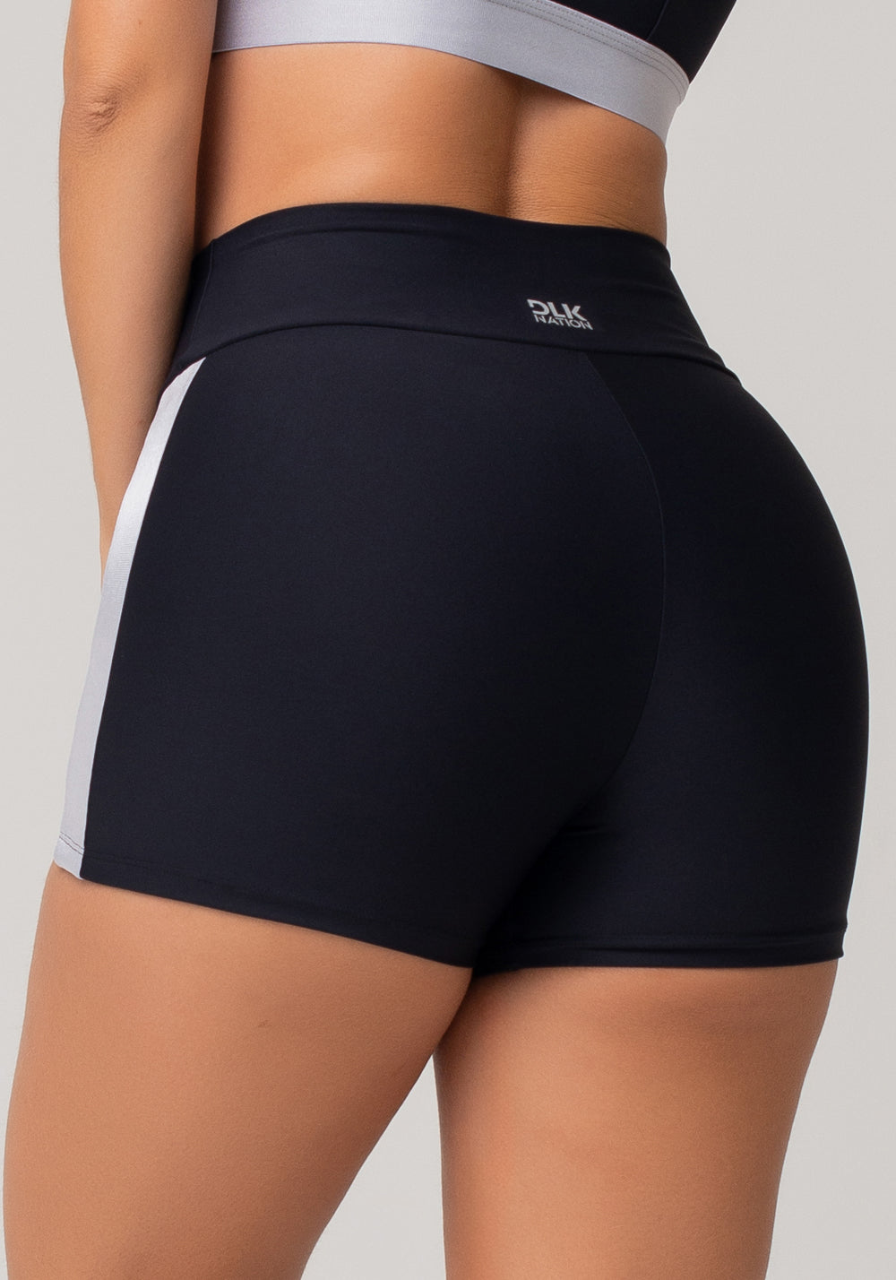 Short Fitness Feminino Preto Com Elástico Lateral Prata Nation Dlk