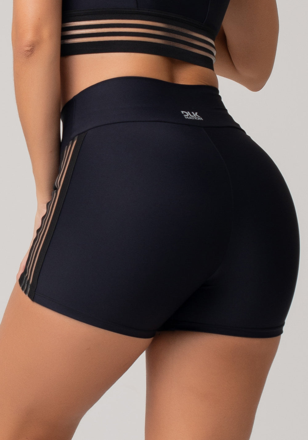 Short Fitness Feminino Preto Com Elástico Lateral Vazado Nation Dlk