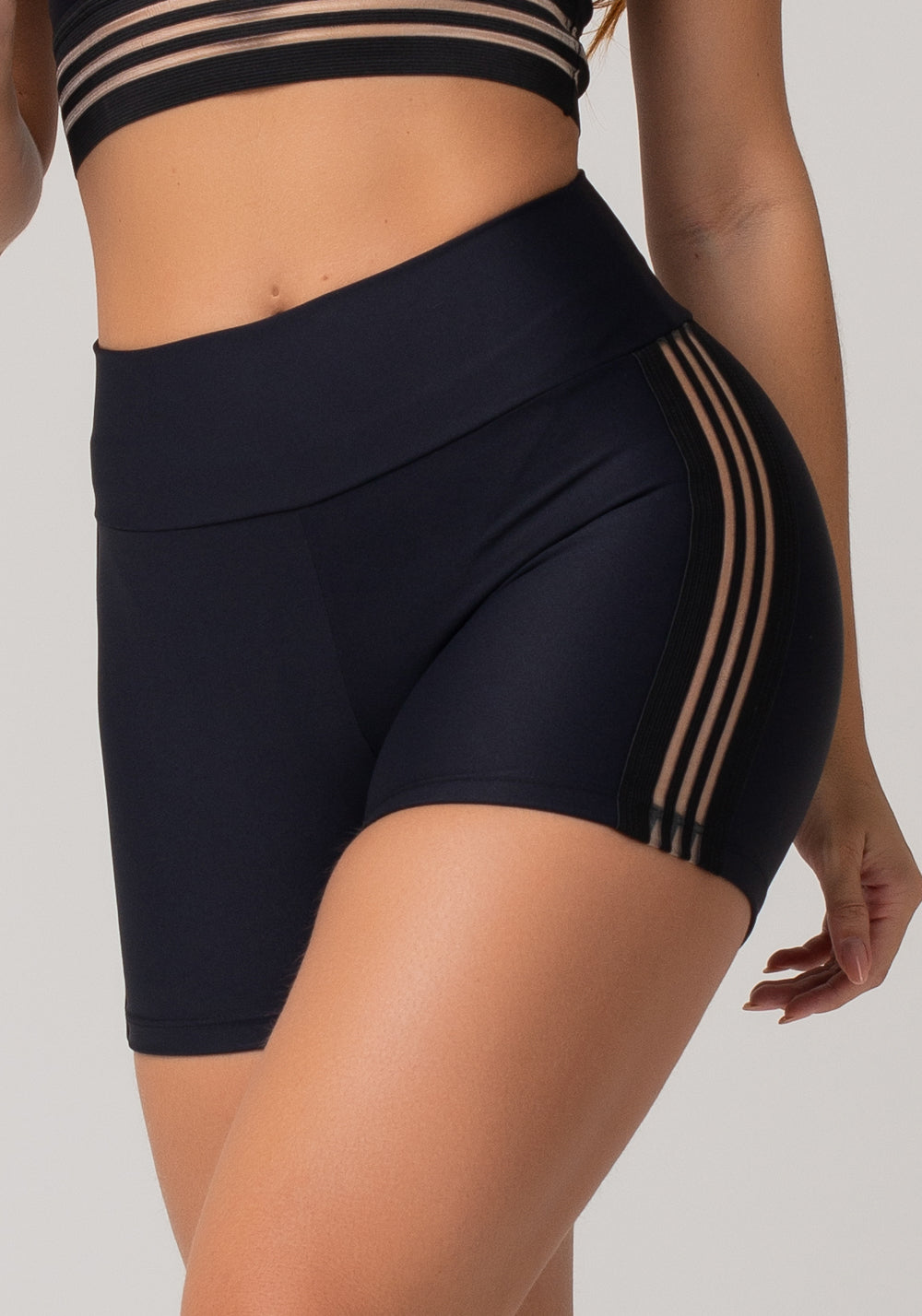 Short Fitness Feminino Preto Com Elástico Lateral Vazado Nation Dlk