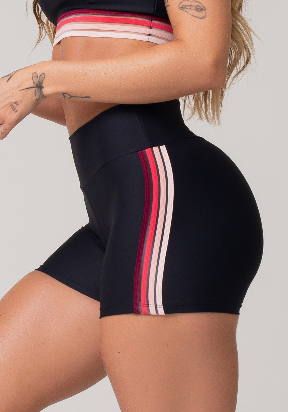 Short Fitness Feminino Preto Com Elástico Lateral Degradê Rosa Nation Dlk