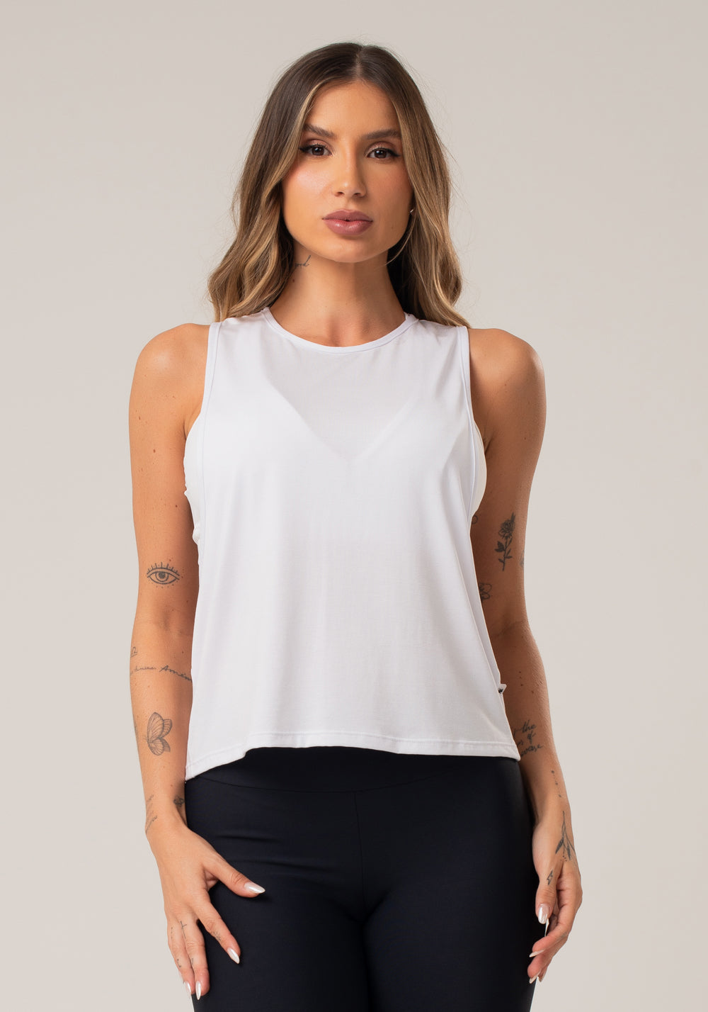 Cropped Fitness Feminino Modelo Nadador Com Maxi Cava Oasis Dlk Branco