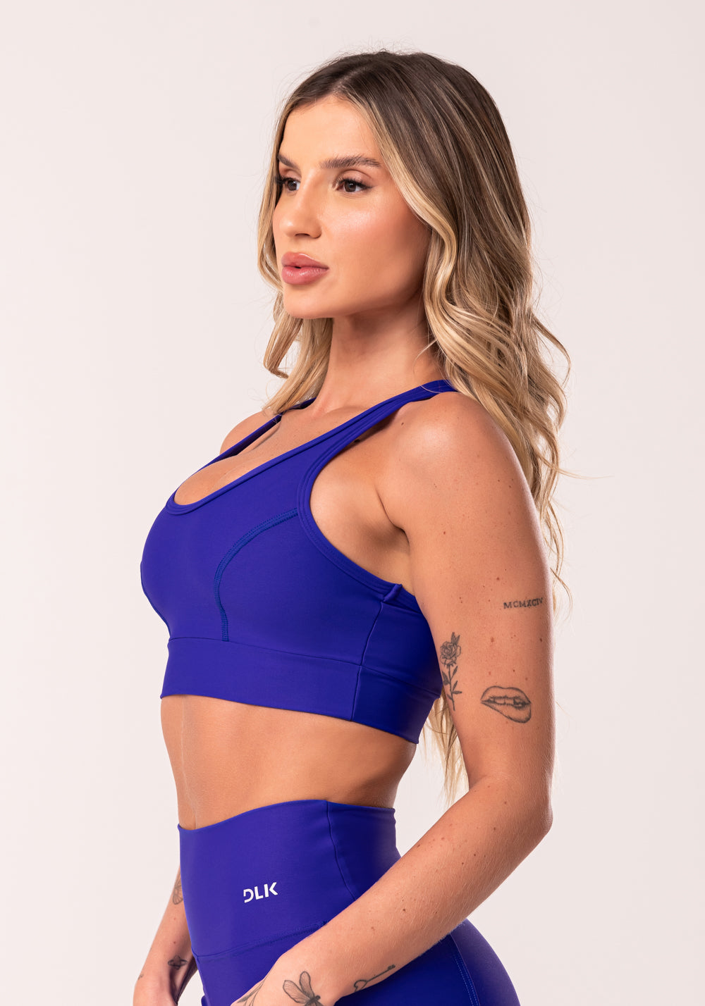 Top Fitness Feminino Azul Royal Com Recortes Básico Dlk