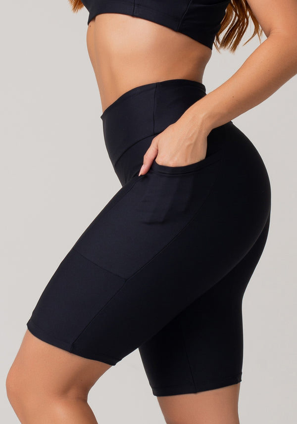 Bermuda De Treino Feminina Preta Com Bolsos Básica Dlk