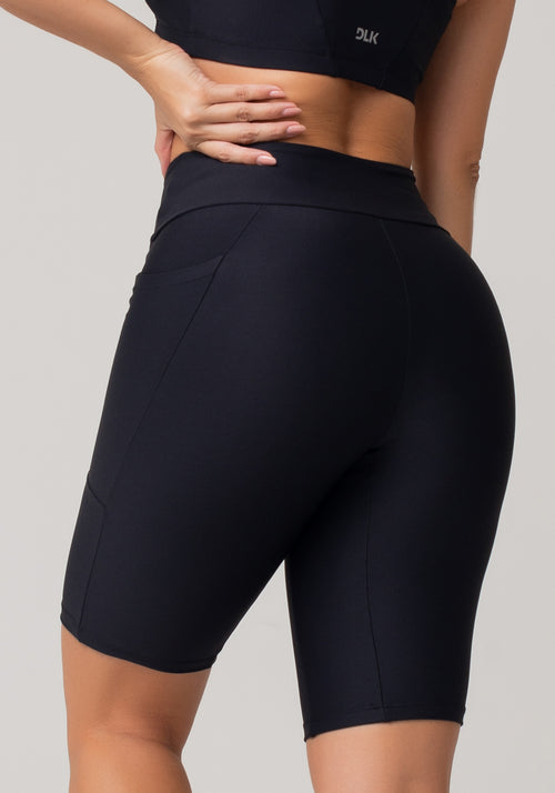 Bermuda De Treino Feminina Preta Com Bolsos Básica Dlk