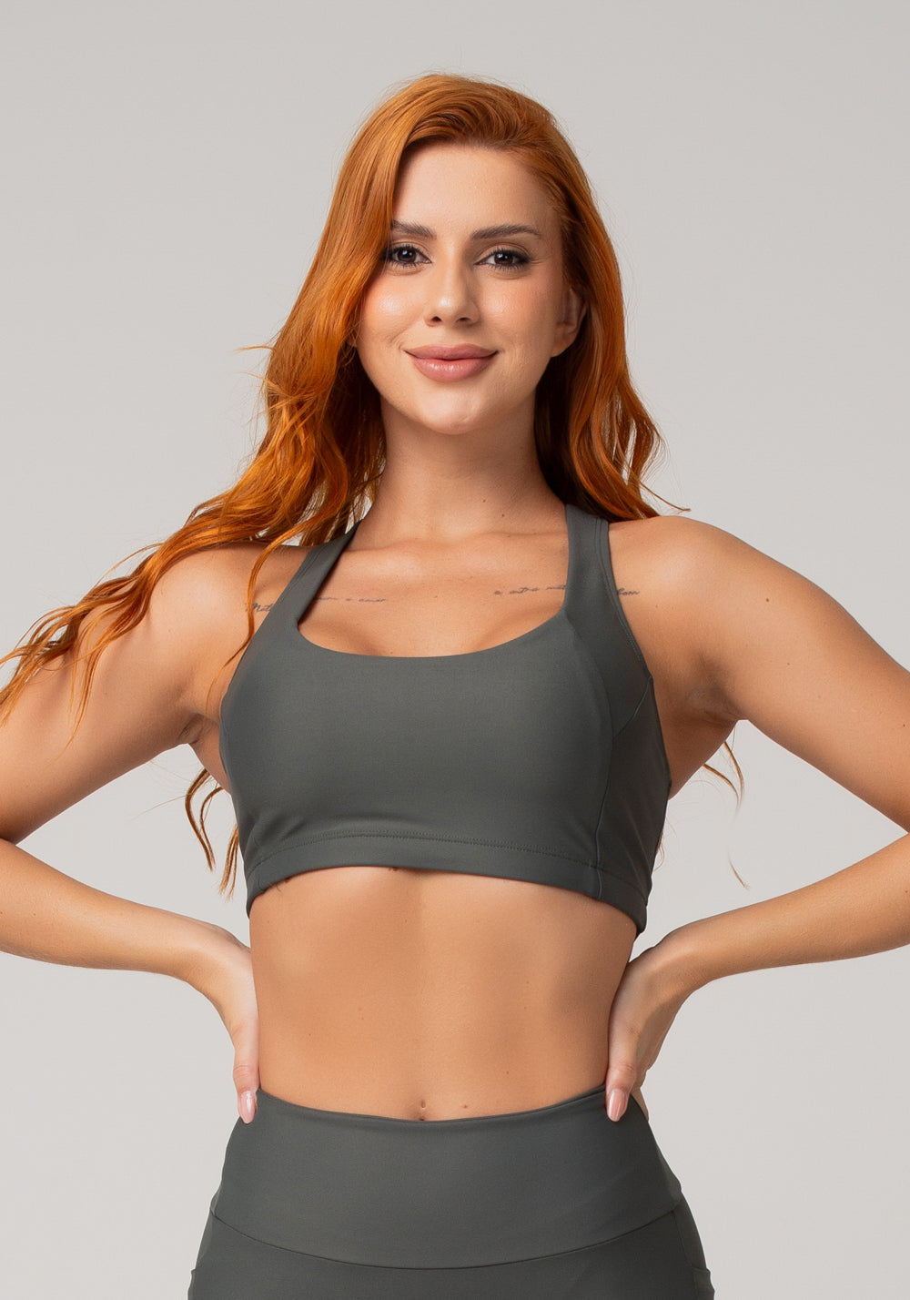 Top De Treino Feminino Modelo Nadador Básico Dlk Grafite