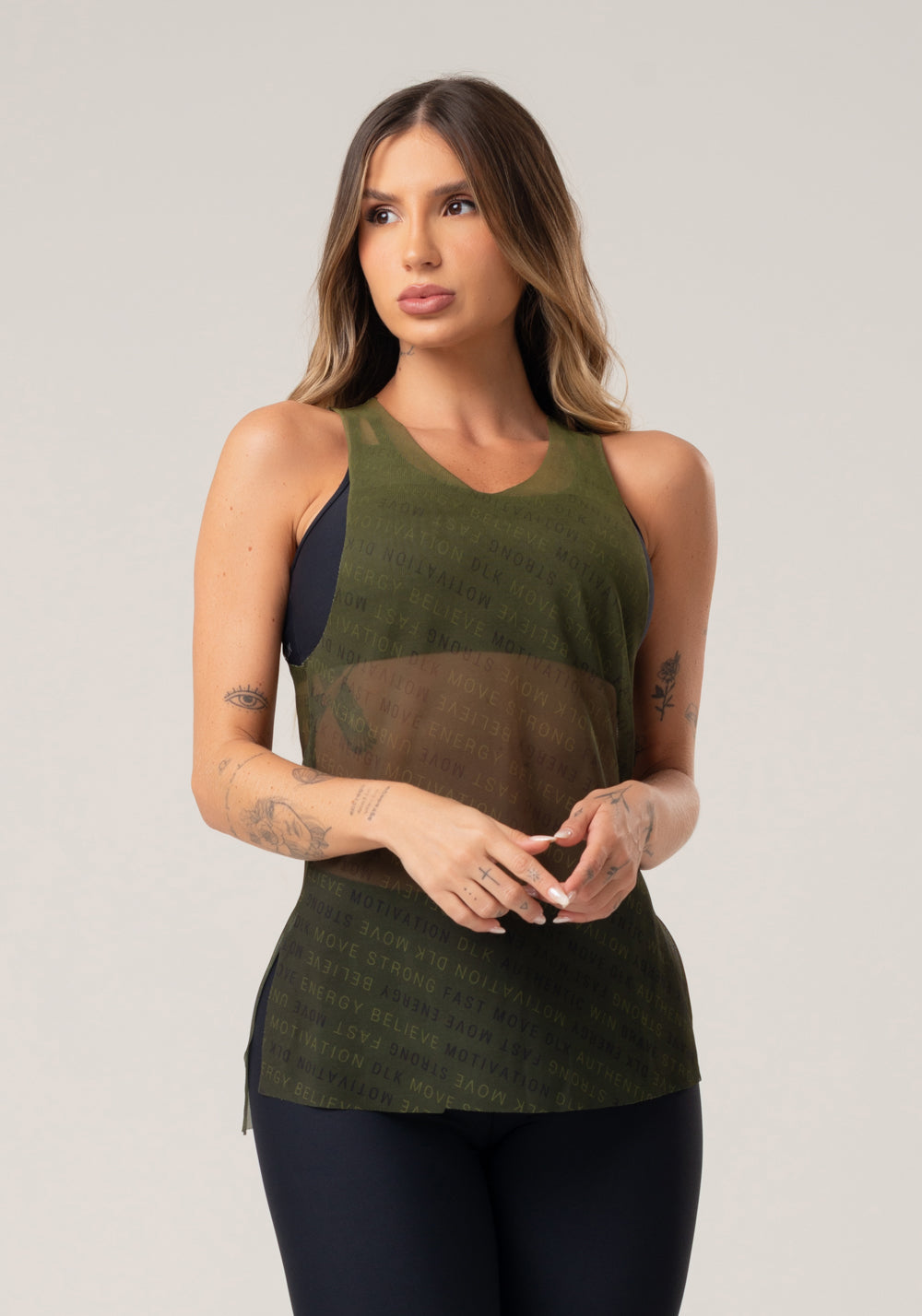 Camiseta Feminina De Tule Com Abertura Lateral Estampada Authentic Verde Printed Dlk