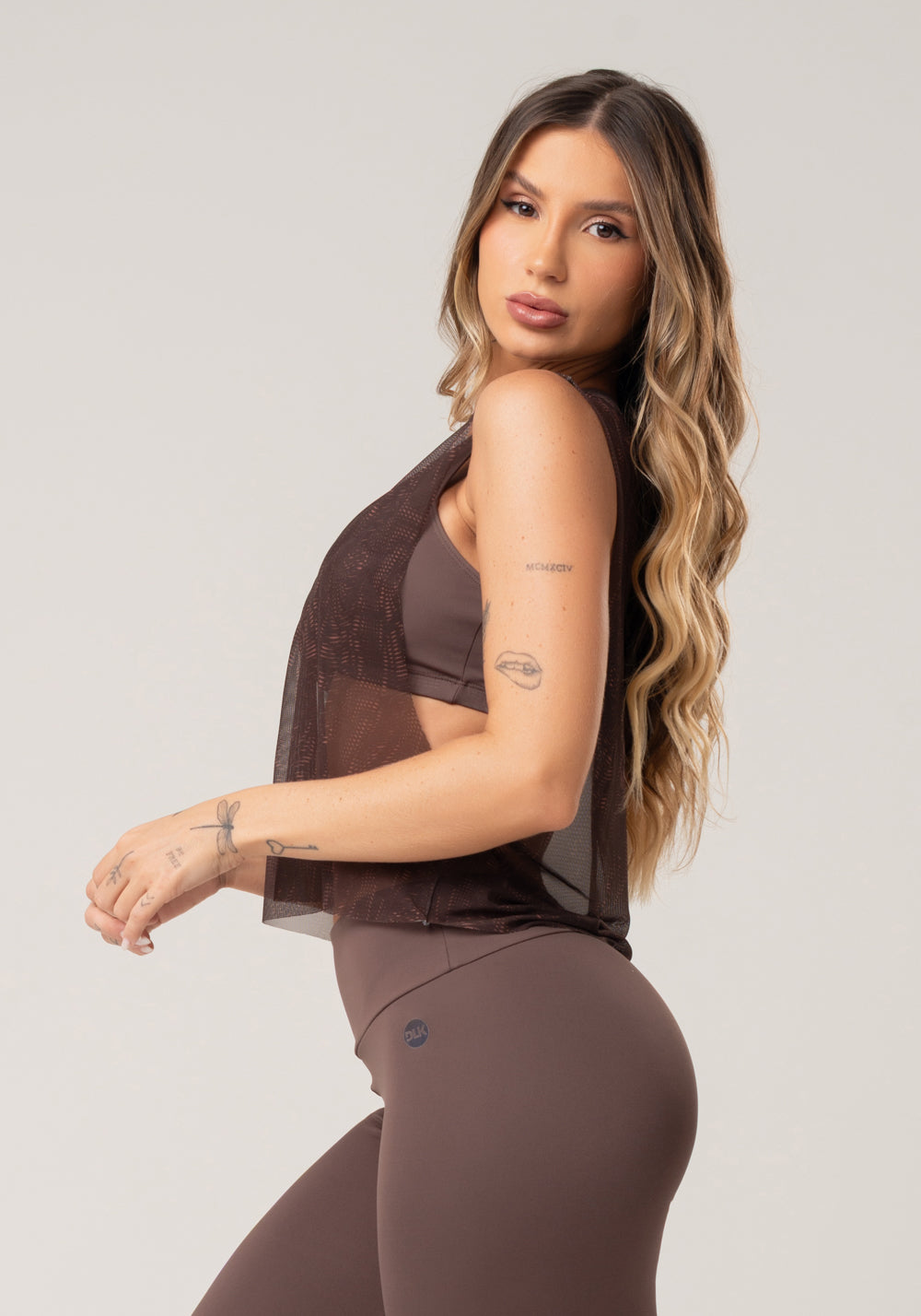 Cropped Feminino De Tule Estampado Energy Marrom Printed Mousse Dlk