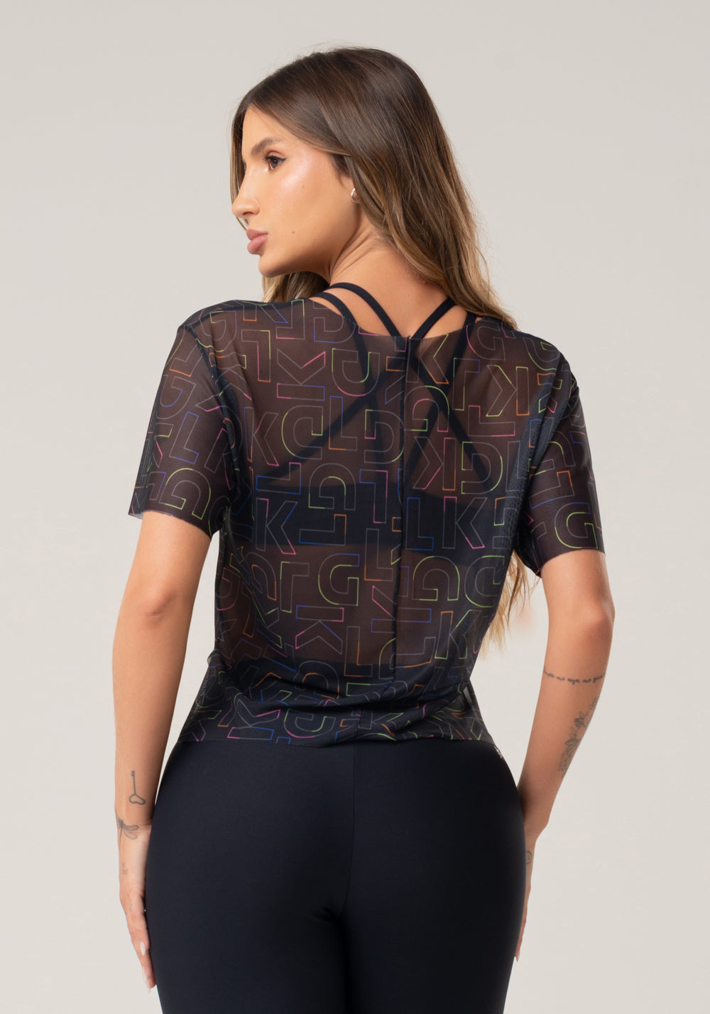 Blusa Feminina De Tule Estampada Logomania Colorido Printed Dlk