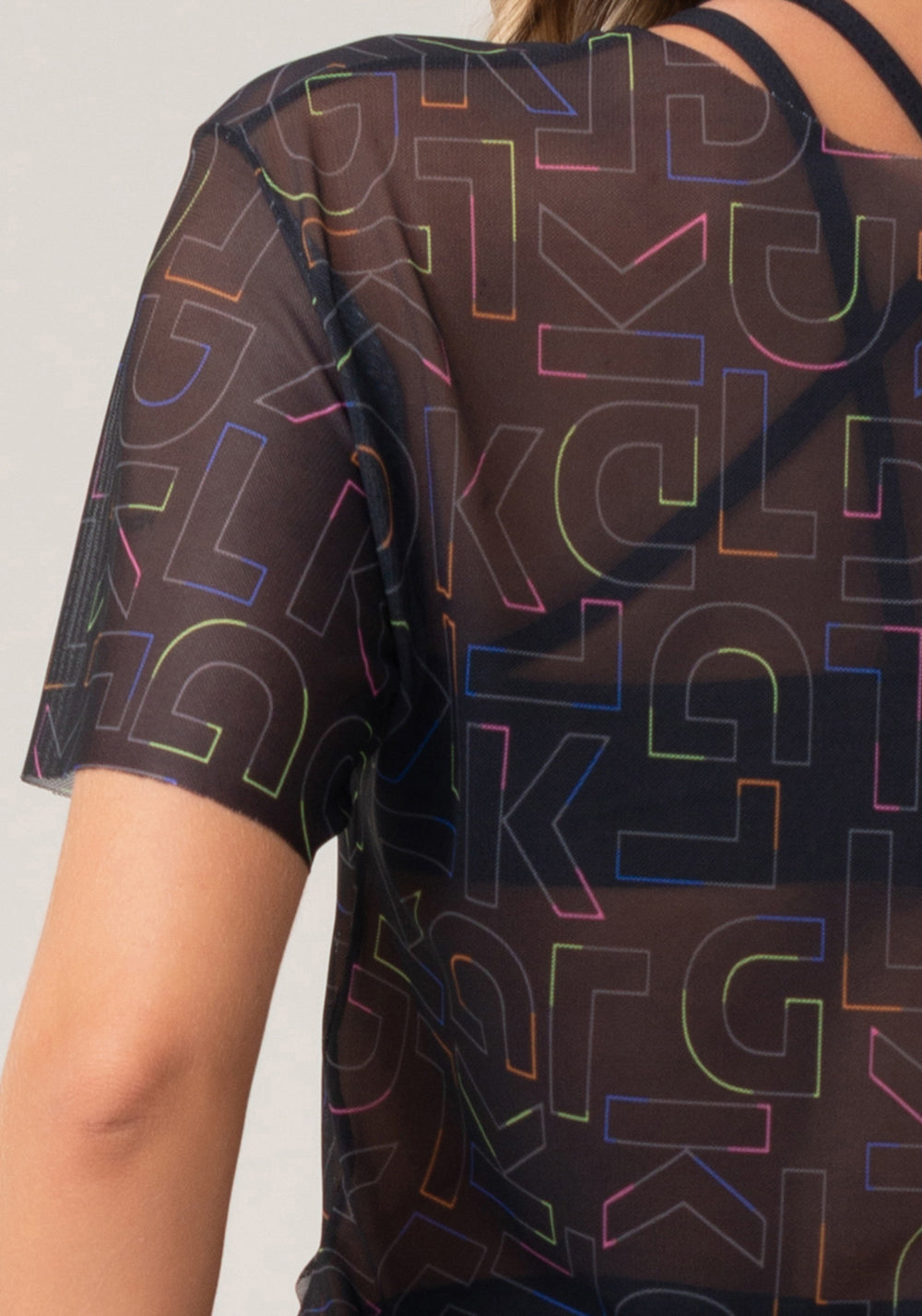 Blusa Feminina De Tule Estampada Logomania Colorido Printed Dlk