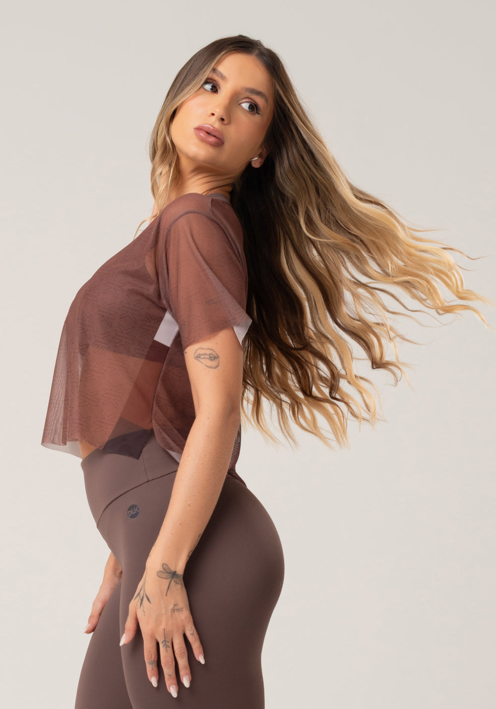 Blusa Feminina De Tule Estampada Motivation Marrom Printed Mousse Dlk