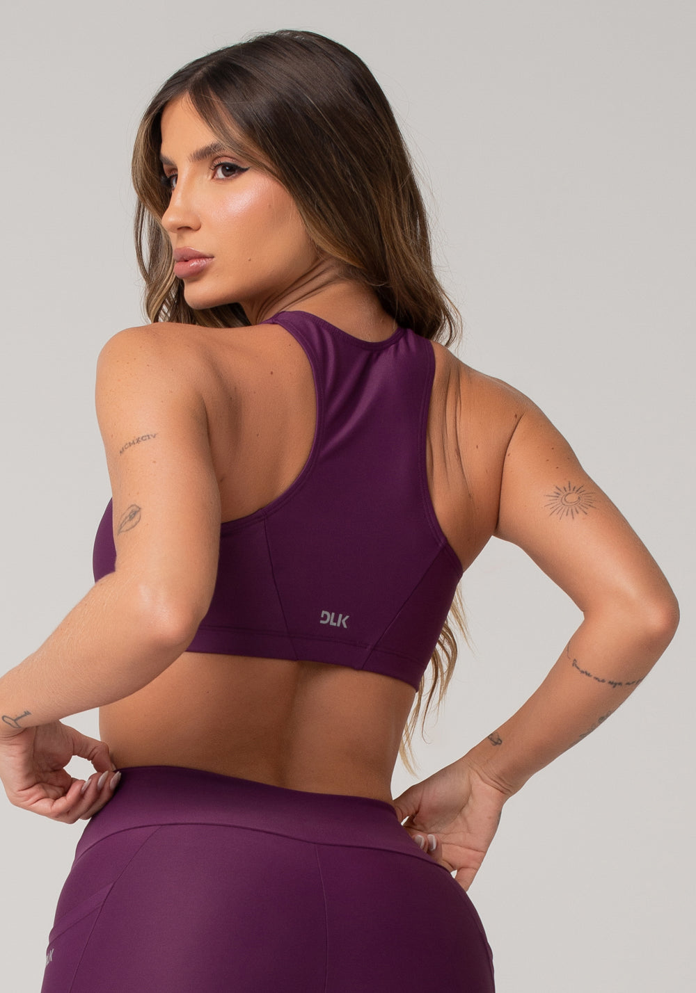Top De Treino Feminino Modelo Nadador Básico Dlk Vinho