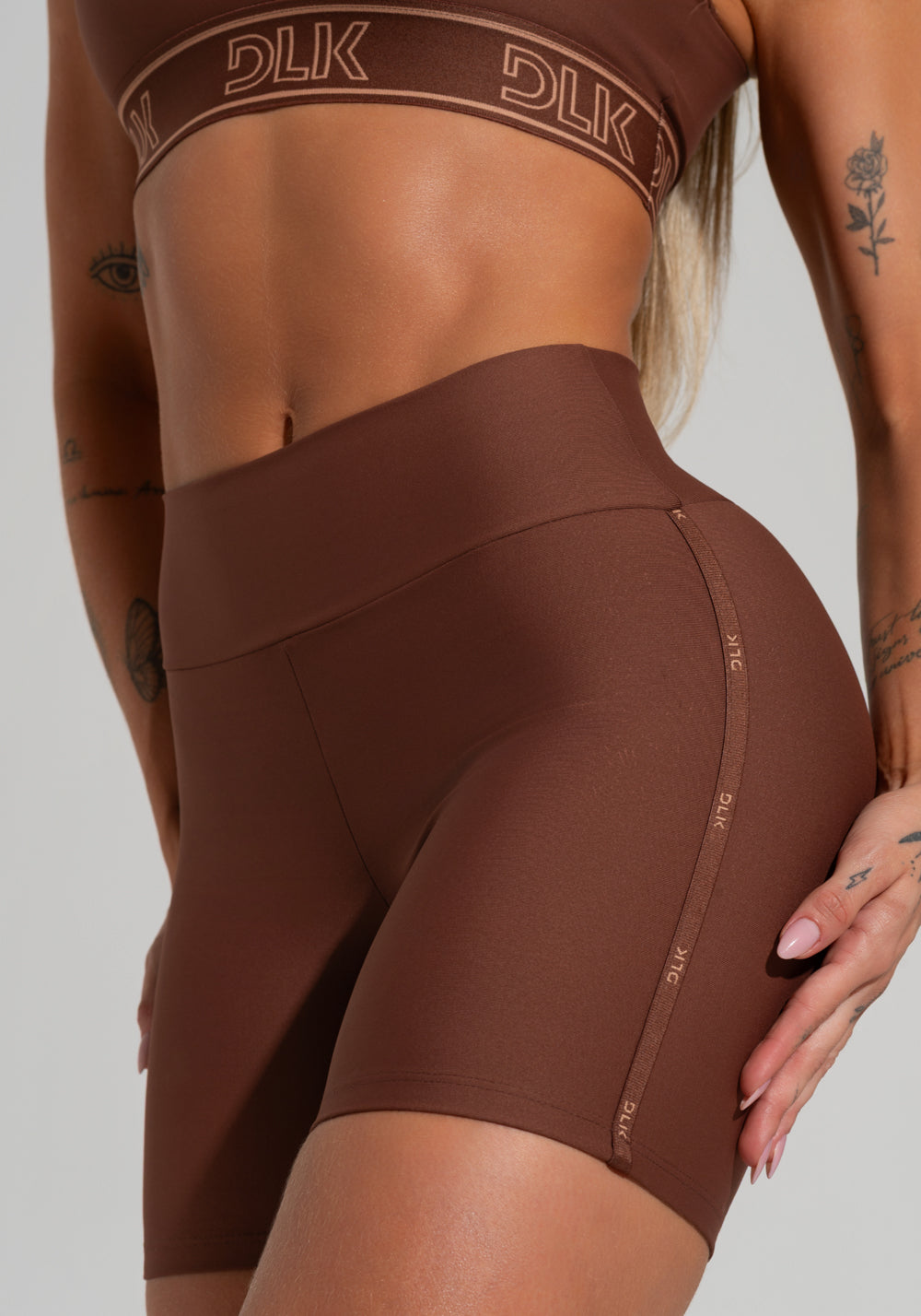 Bermuda Fitness Feminina Com Elástico Estreito Lateral Activity Dlk Marrom