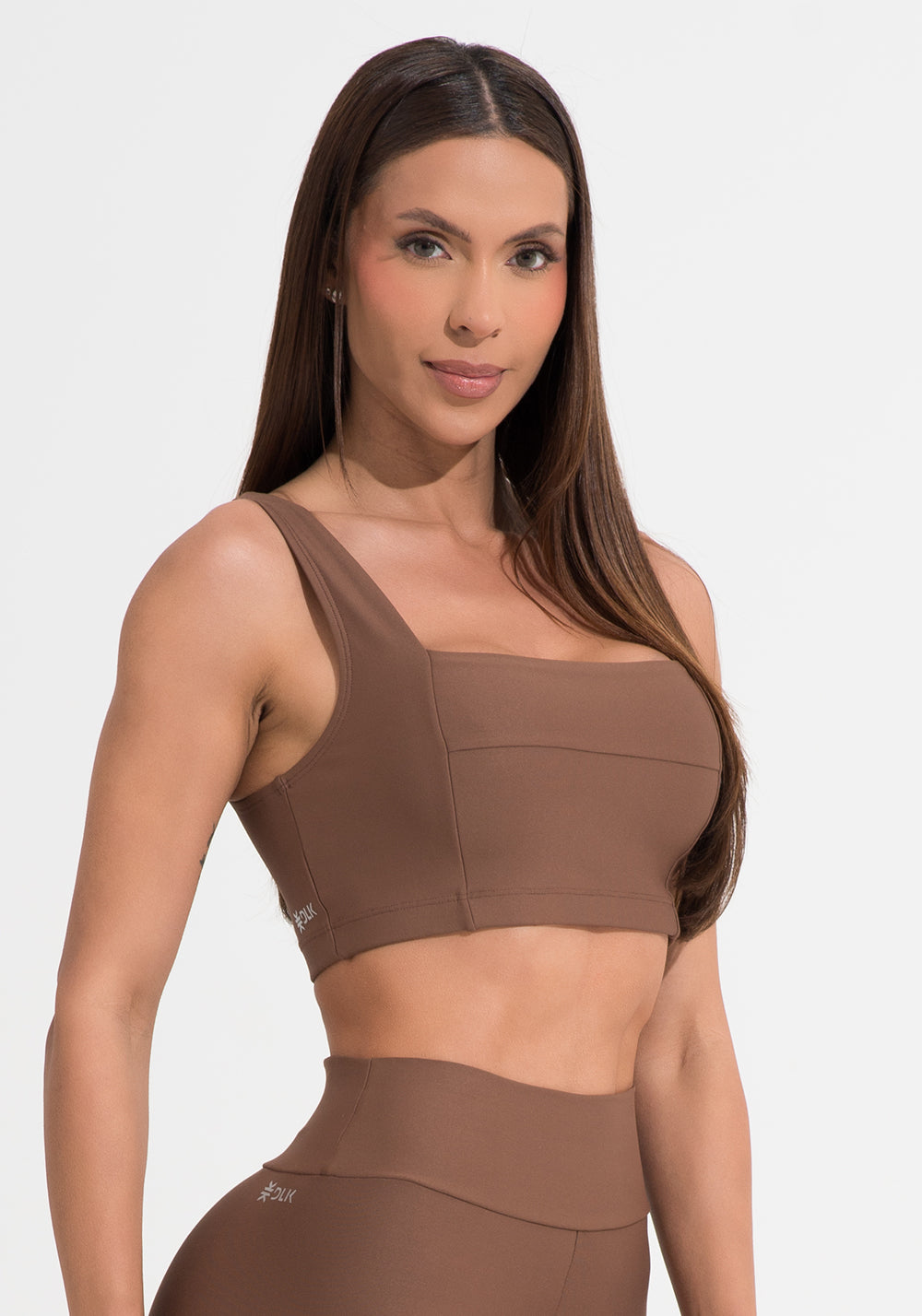 Top Fitness Feminino Marrom Decote Reto Com Recortes Aura Dlk