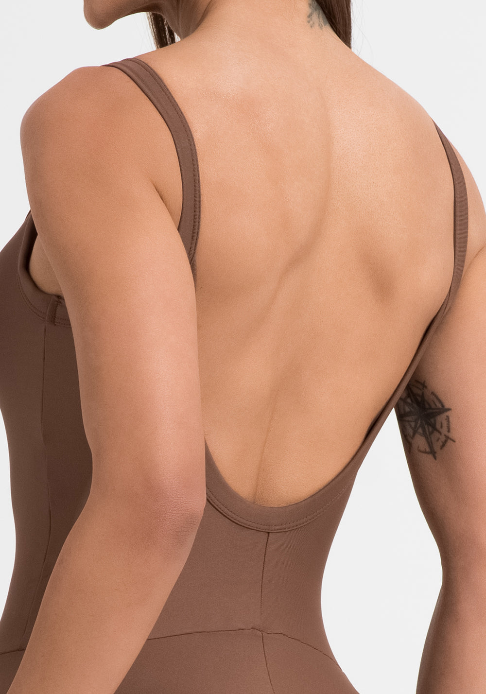 Macaquinho Fitness Feminino Marrom com Bolsos Aura Dlk