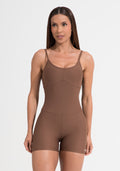 Macaquinho Fitness Feminino Curto Marrom Aura Dlk