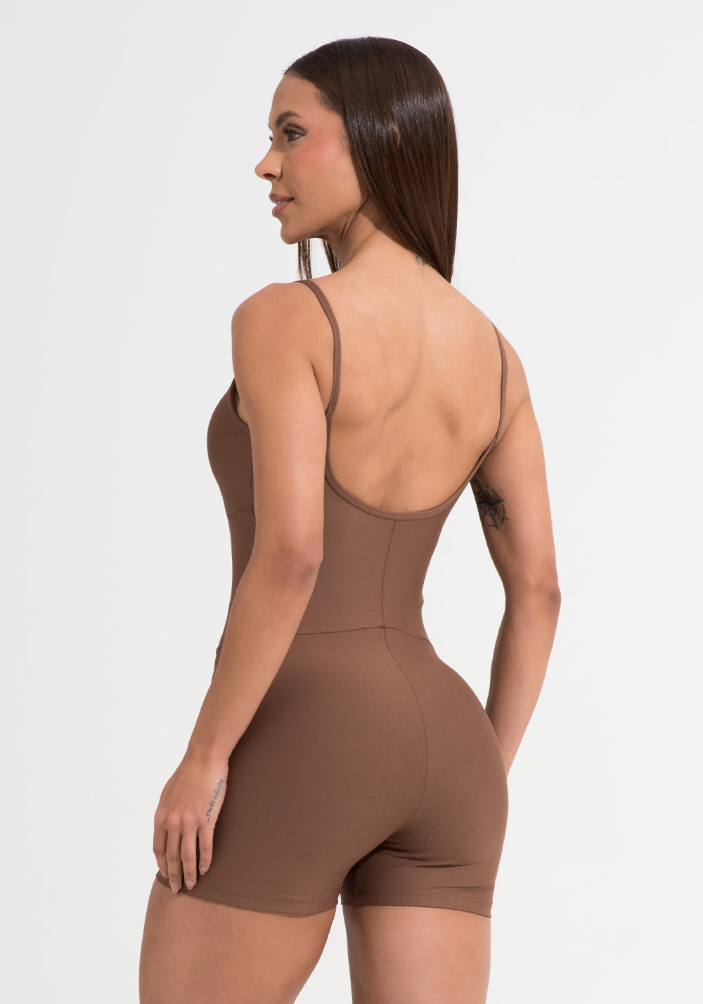 Macaquinho Fitness Feminino Curto Marrom Aura Dlk