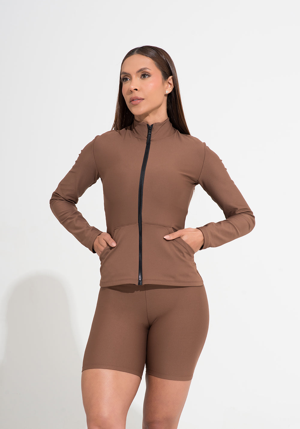 Casaco Fitness Feminino Marrom com Zíper e Bolsos Aura Dlk