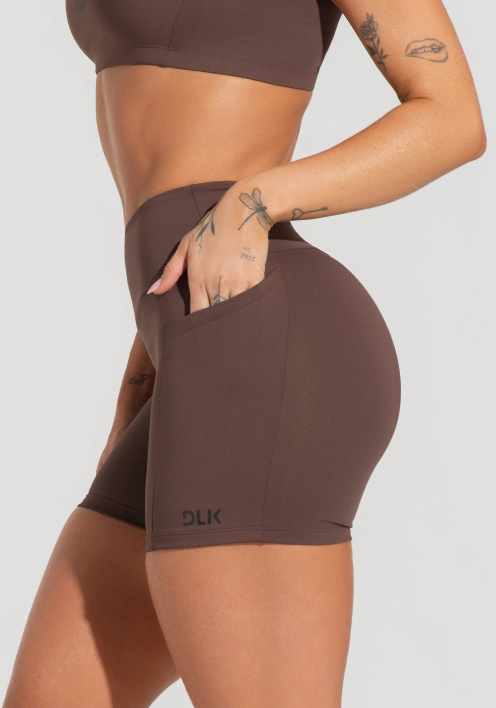 Short Fitness Feminino Com Bolsos Soul Dlk Marrom