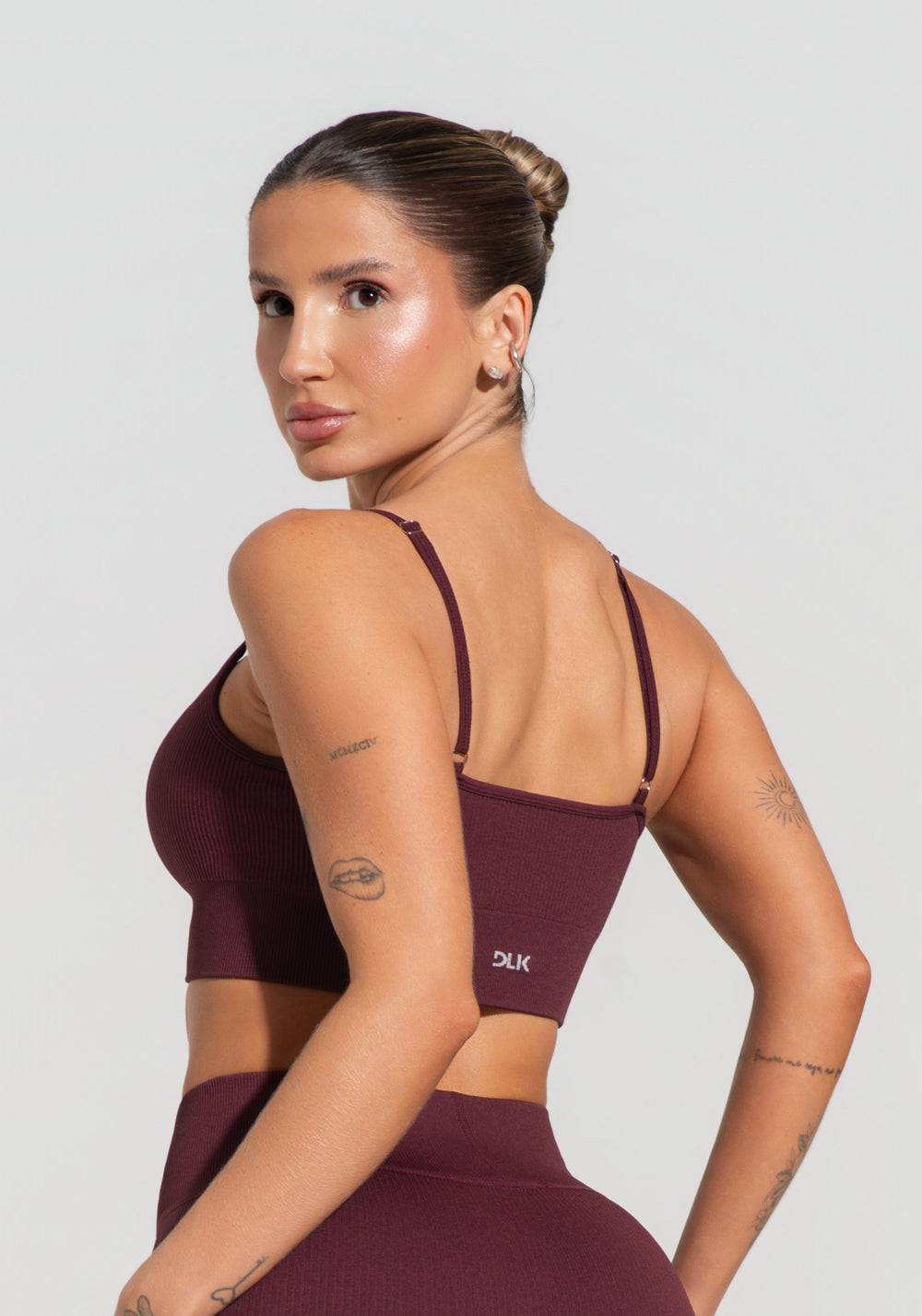 Top Fitness Feminino Vinho Canelado Com Bojo E Alças Reguláveis Seamless+ Dlk