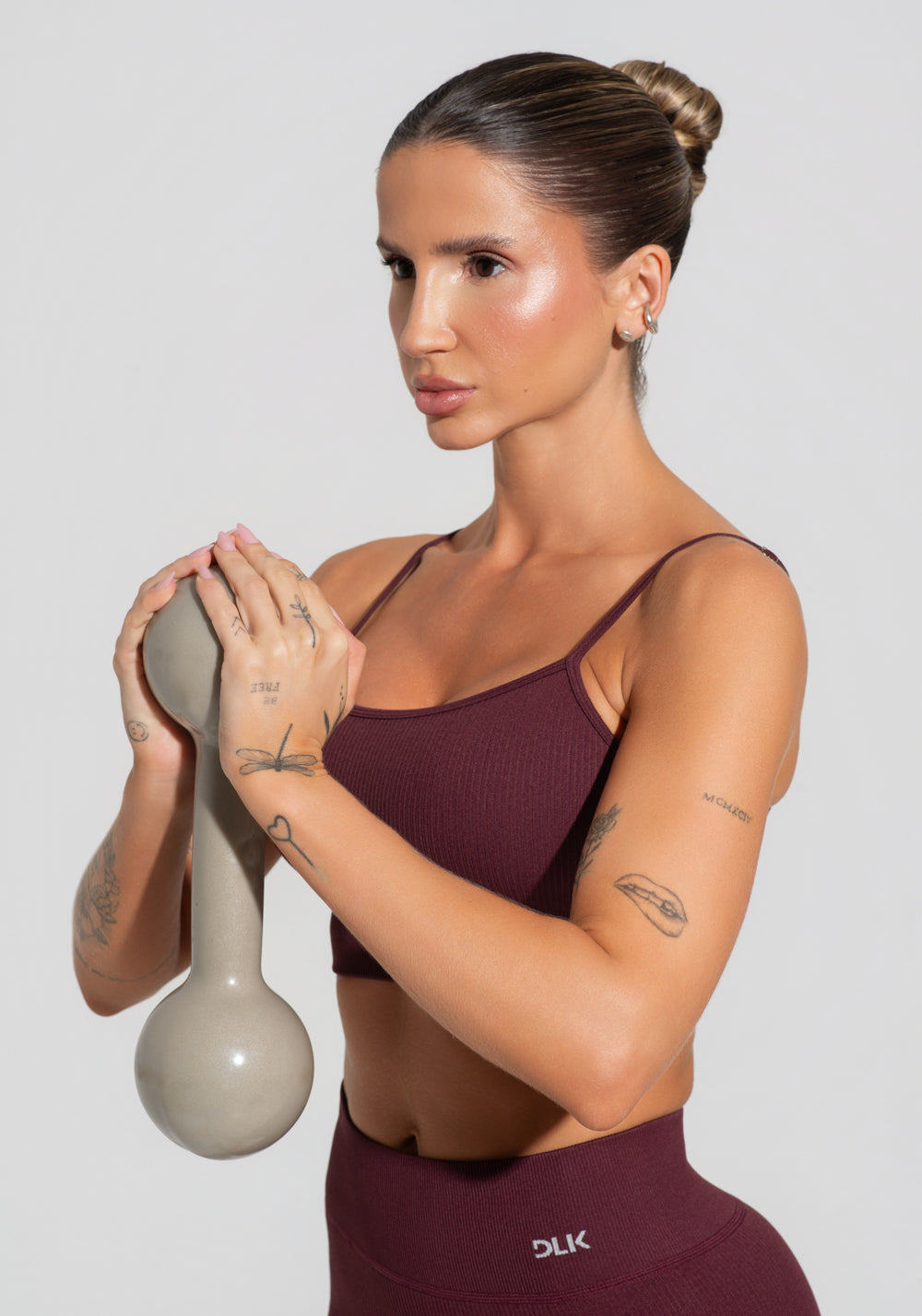Top Fitness Feminino Vinho Canelado Com Bojo E Alças Reguláveis Seamless+ Dlk