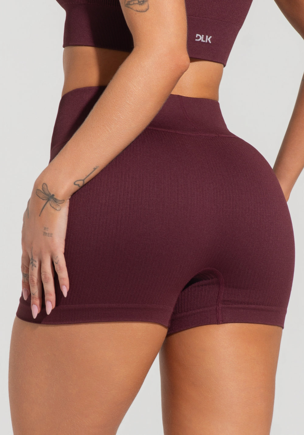 Short Fitness Feminino Vinho Canelado Com Cós Alto Seamless+ Dlk
