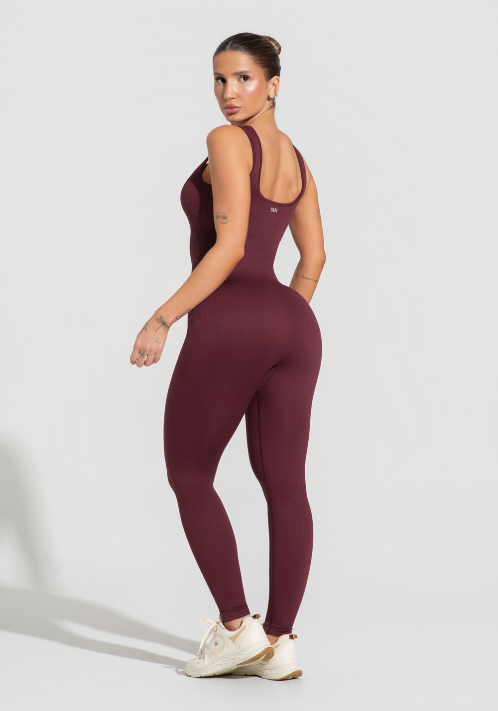 Macacão Fitness Feminino Vinho Canelado Com Bojo Seamless+ Dlk