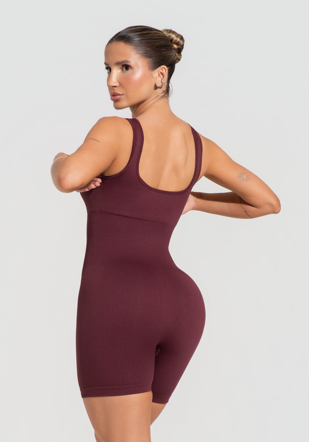 Macaquinho Fitness Feminino Vinho Canelado Com Bojo Seamless+ Dlk