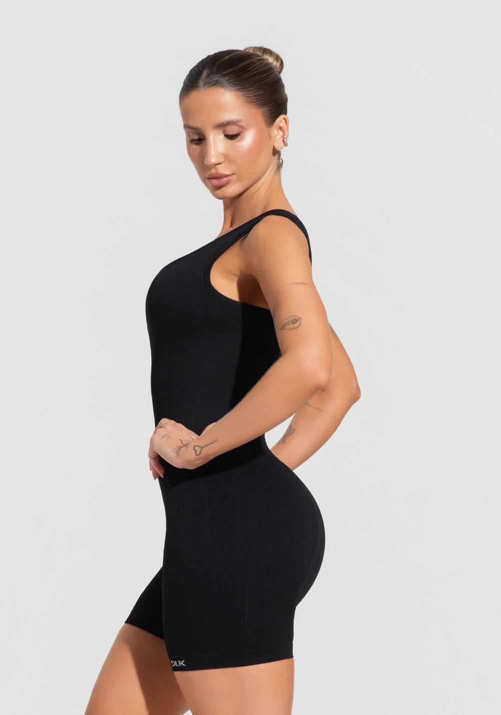 Macaquinho Fitness Feminino Preto Canelado Com Bojo Seamless+ Dlk