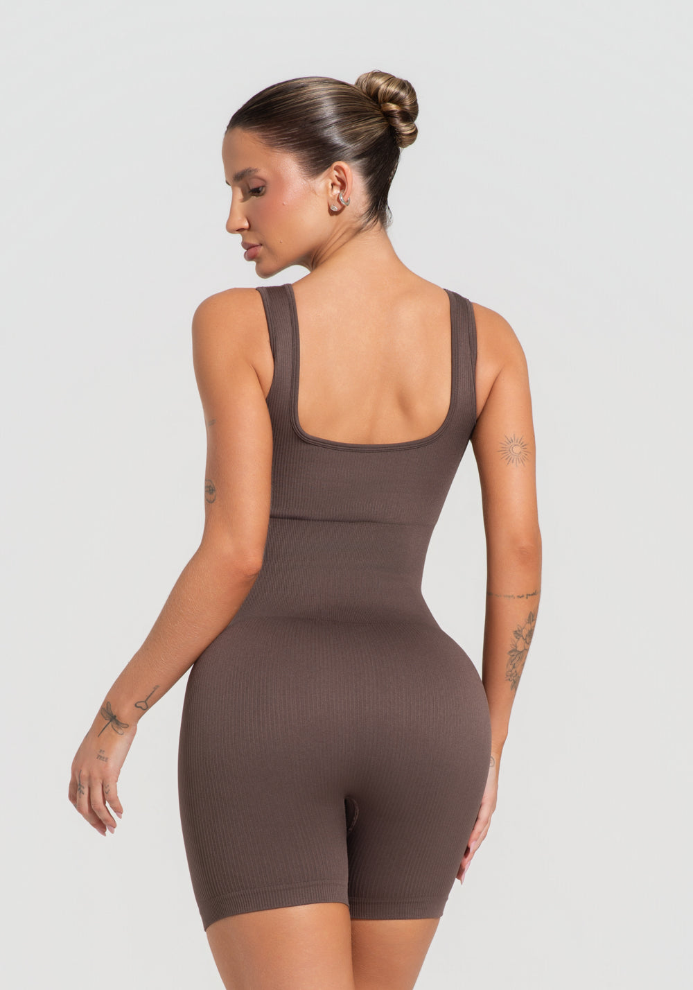 Macaquinho Fitness Feminino Marrom Canelado Com Bojo Seamless+ Dlk