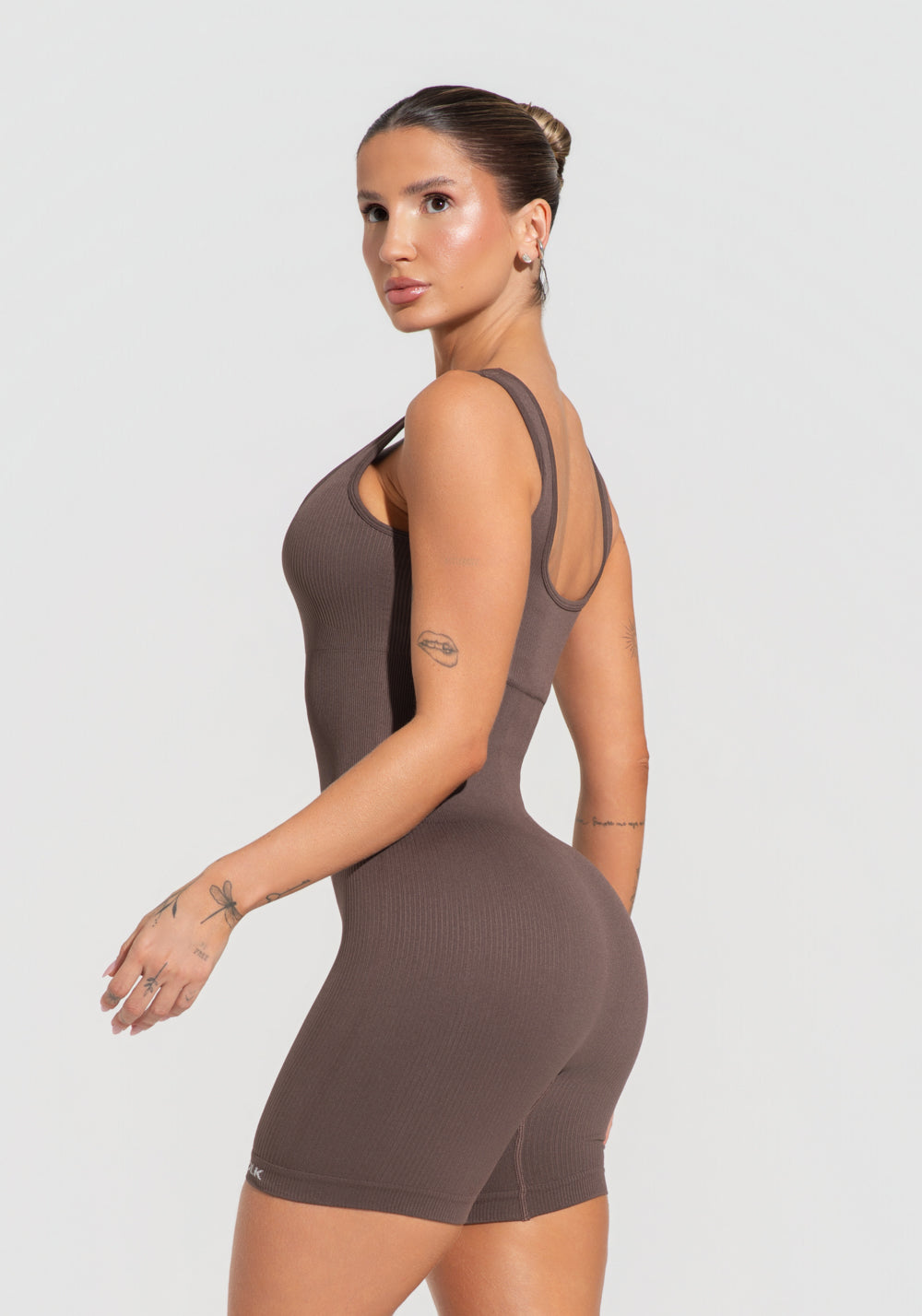Macaquinho Fitness Feminino Marrom Canelado Com Bojo Seamless+ Dlk