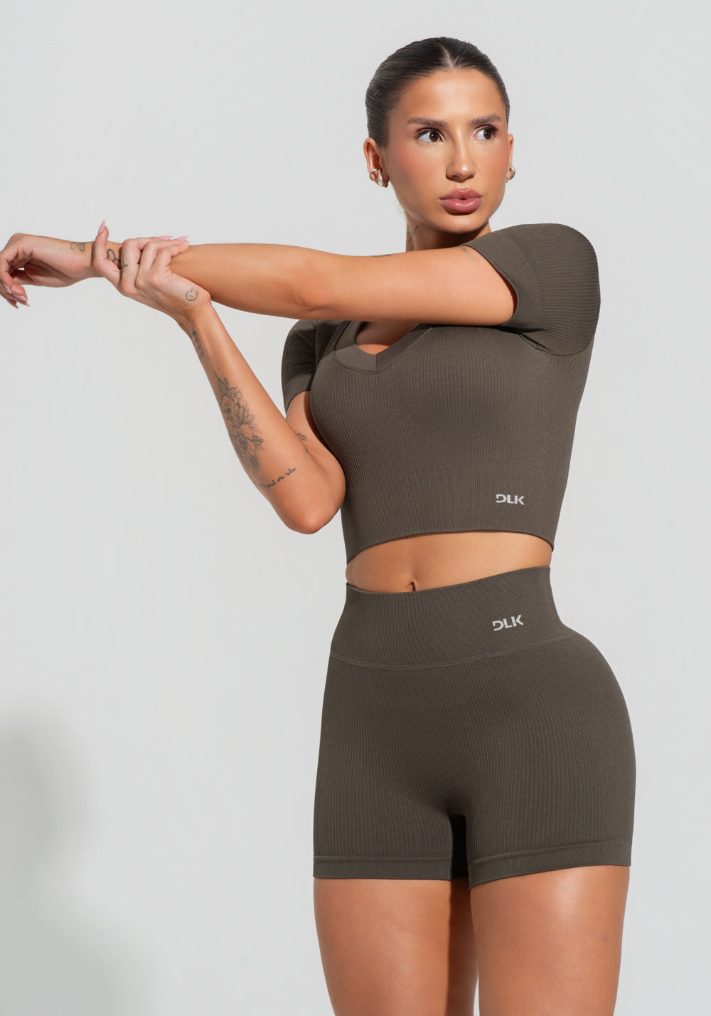 Short Fitness Feminino Verde Oliva Canelado Com Cós Alto Seamless+ Dlk