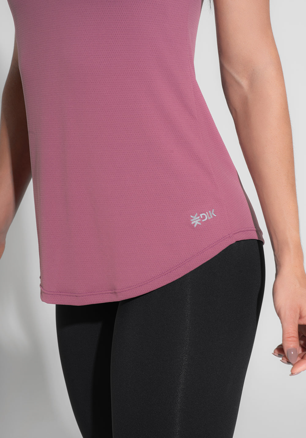 Camiseta Fitness Feminina De Poliamida Básica Dlk Rosa Antigo