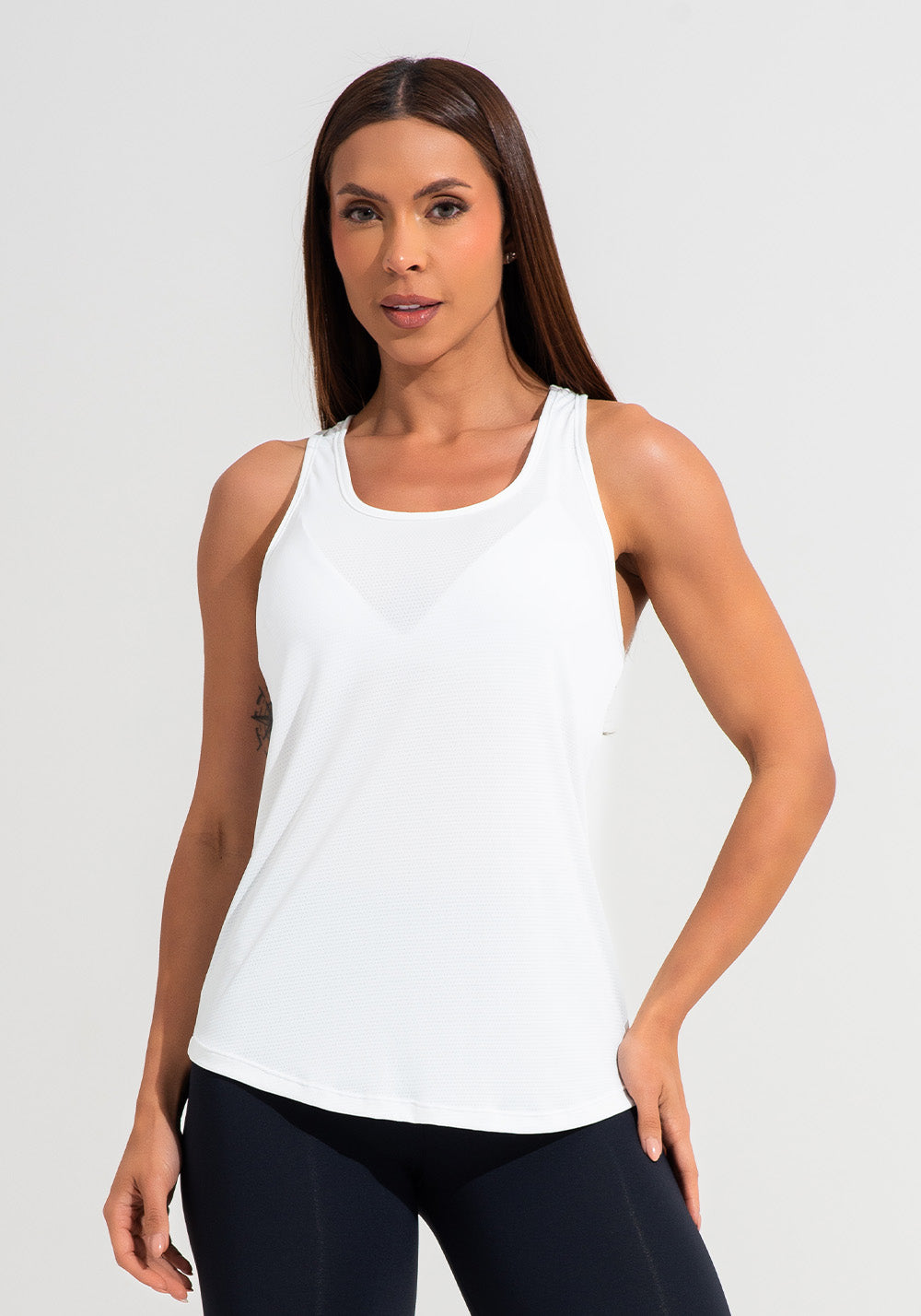 Camiseta Fitness Feminina De Poliamida Modelo Nadador Básica Dlk Branco