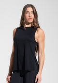 Camiseta Fitness Feminina de Poliamida com Fenda Lateral Básica Dlk Preto