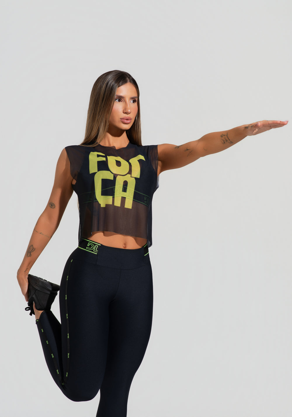 Cropped Feminino De Tule Preto Estampado Força Activity Dlk