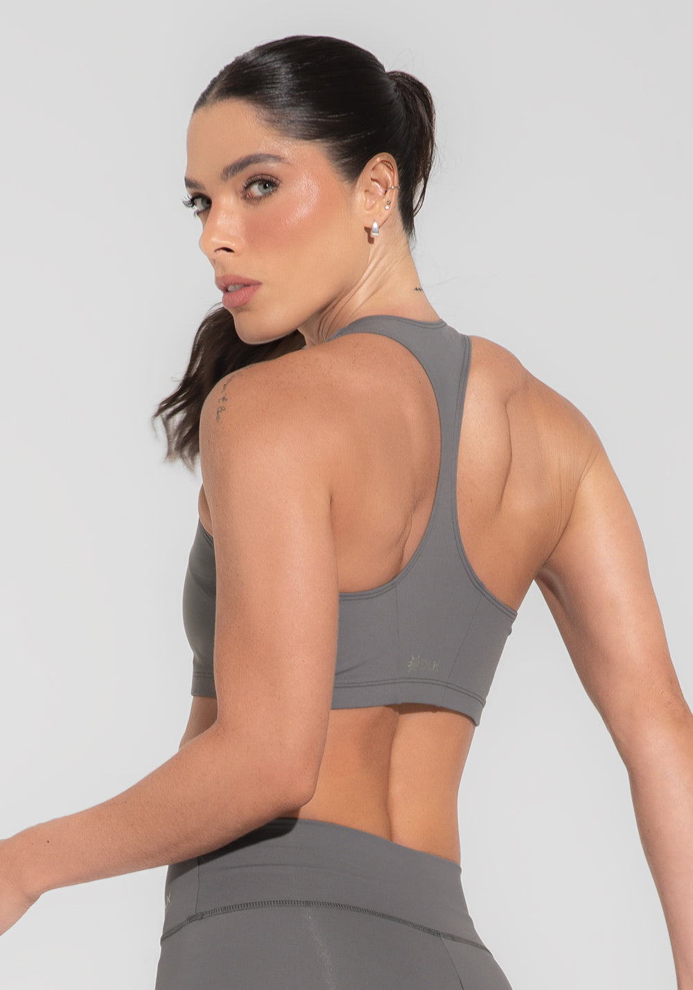 Top Fitness Feminino Modelo Nadador Cinza Básico Dlk