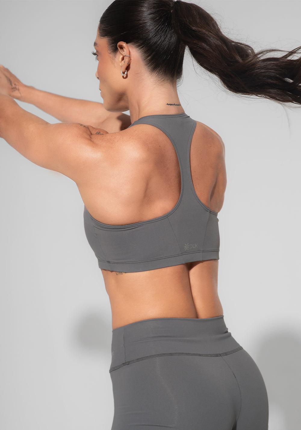 Top Fitness Feminino Modelo Nadador Cinza Básico Dlk