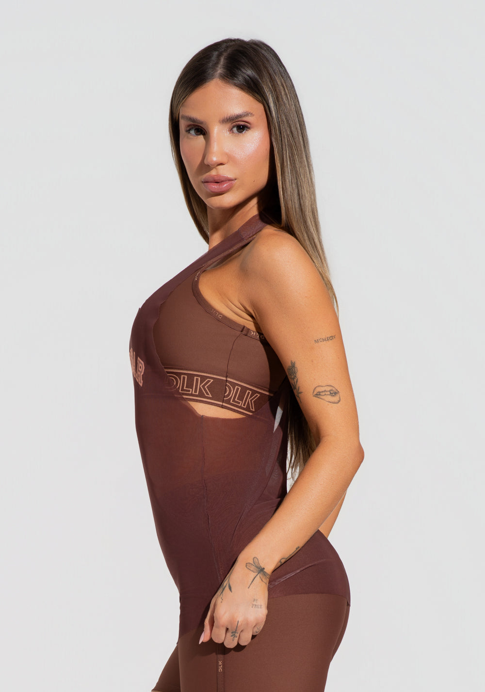 Camiseta Fitness Feminina De Tule Alongada Marrom Estampada Recarregar Activity Dlk