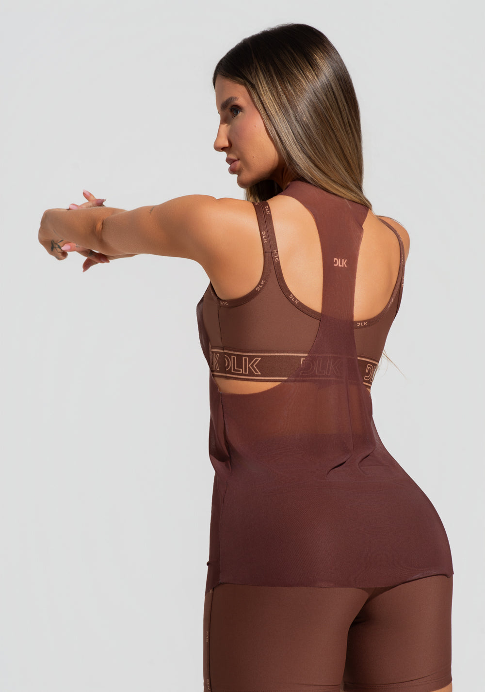 Camiseta Fitness Feminina De Tule Alongada Marrom Estampada Recarregar Activity Dlk