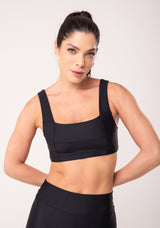 Top Fitness Feminino Preto Com Recortes E Decote Reto Dlk