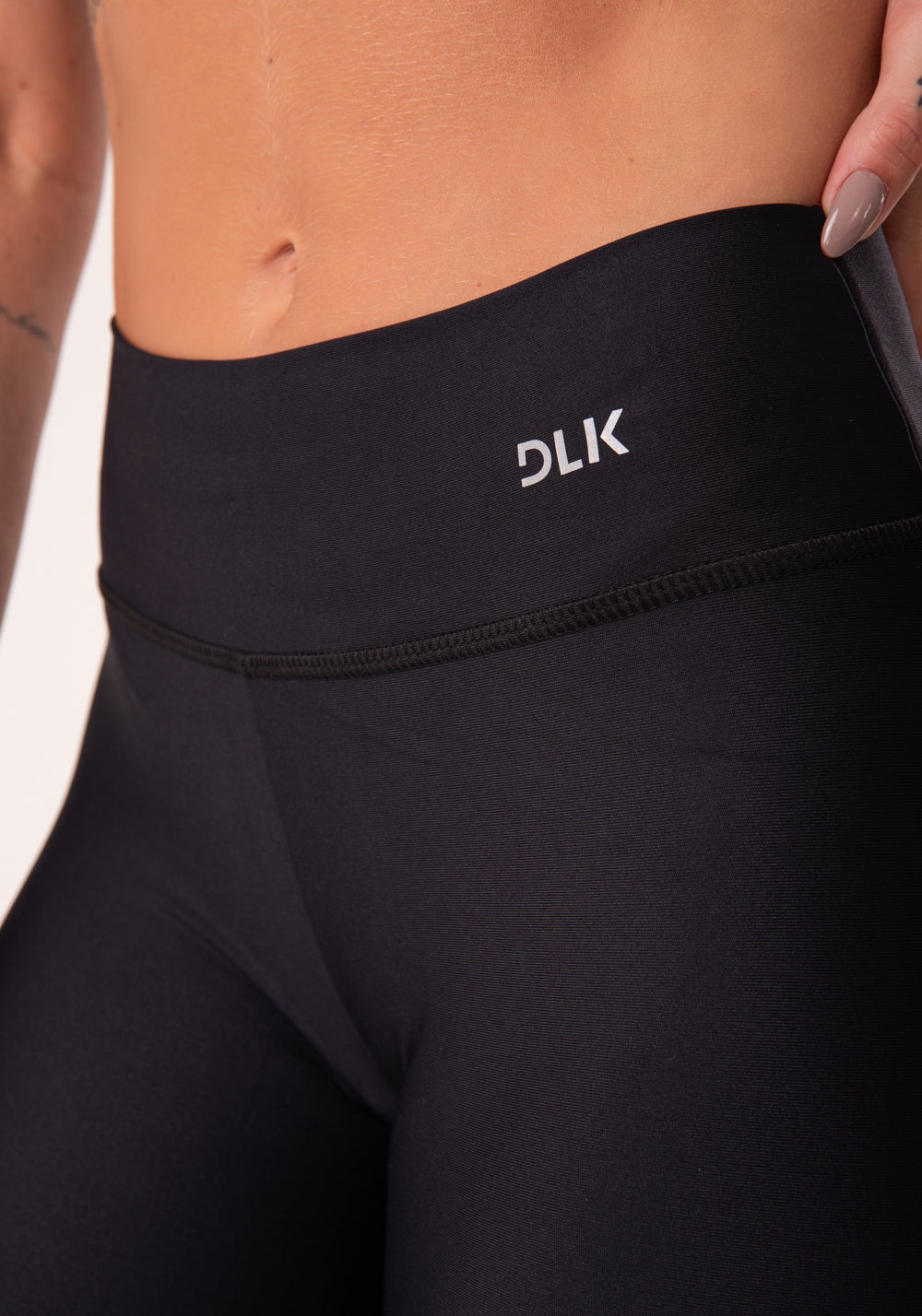 Bermuda Fitness Feminina Preto Basic Dlk