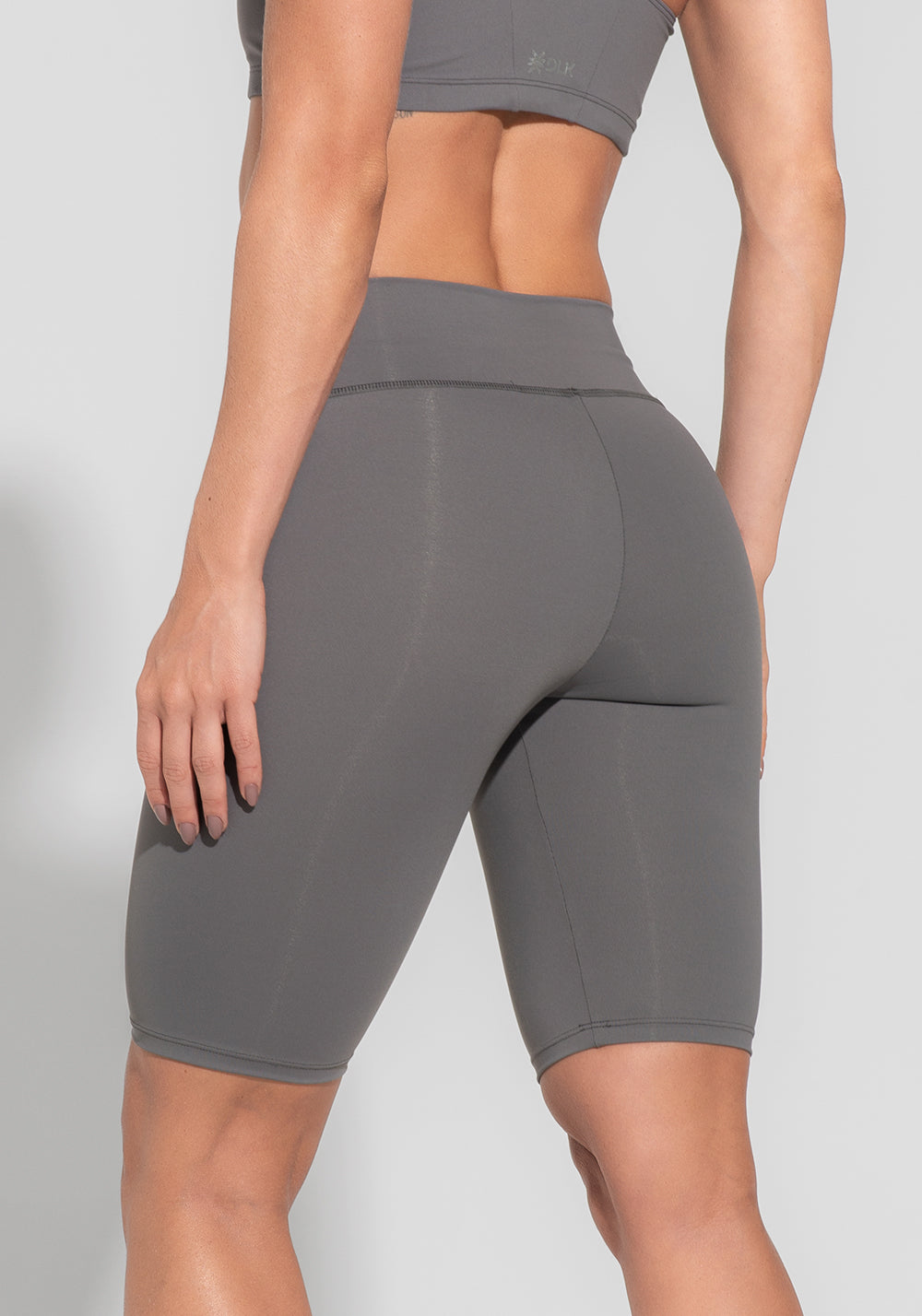Bermuda Fitness Feminina Cinza Básica Dlk