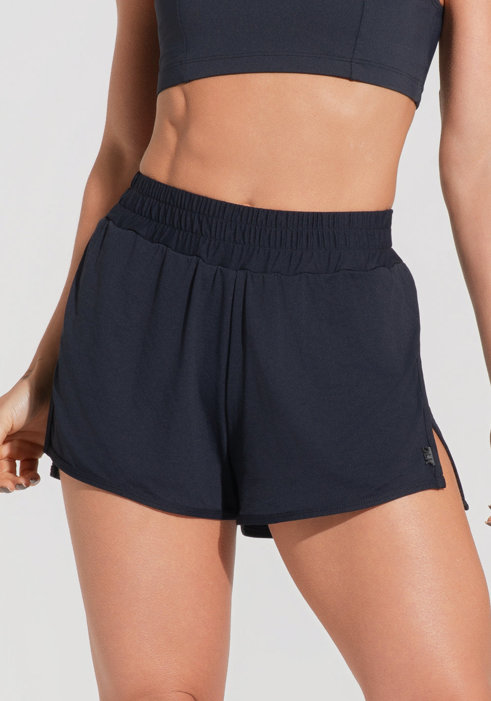 Short Fitness Feminino Soltinho Preto Básico Dlk