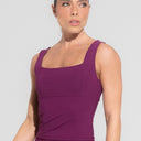 Camiseta Fitness Feminina Com Decote Quadrado Roxo Básica Dlk