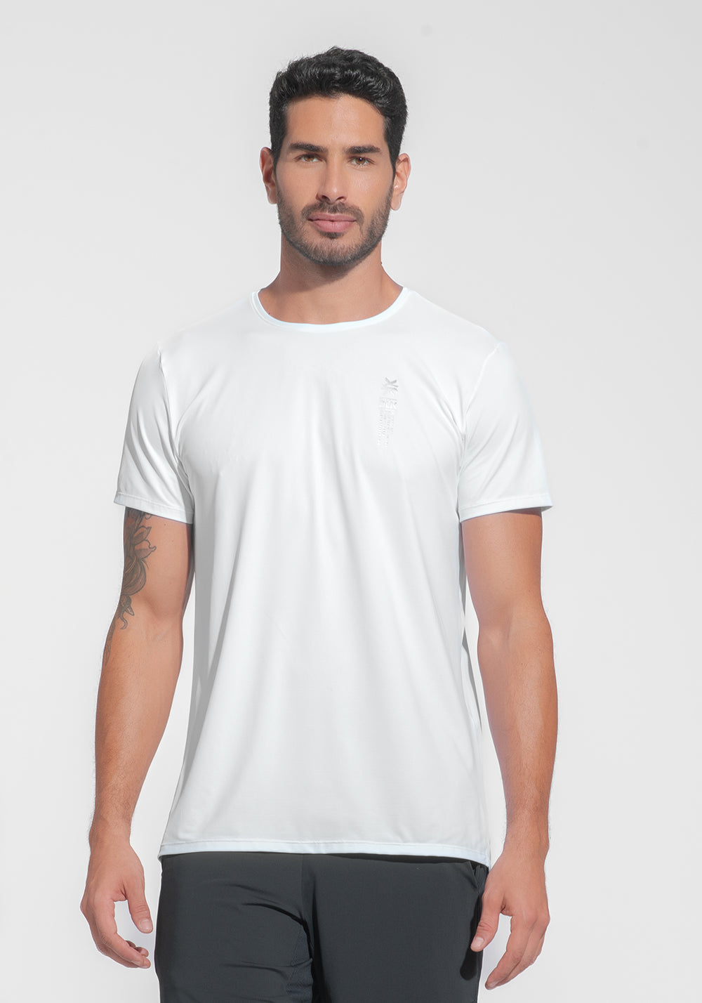 Camiseta Fitness Masculina Dry Fit com Recortes Nas Costas Dlk Branco
