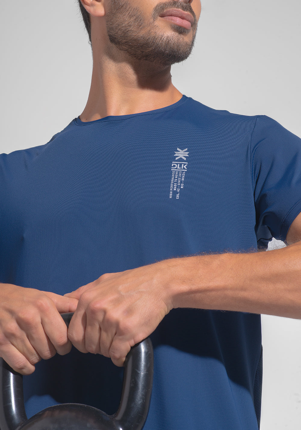 Camiseta Fitness Masculina Dry Fit Com Recortes Nas Costas Dlk Azul Marinho