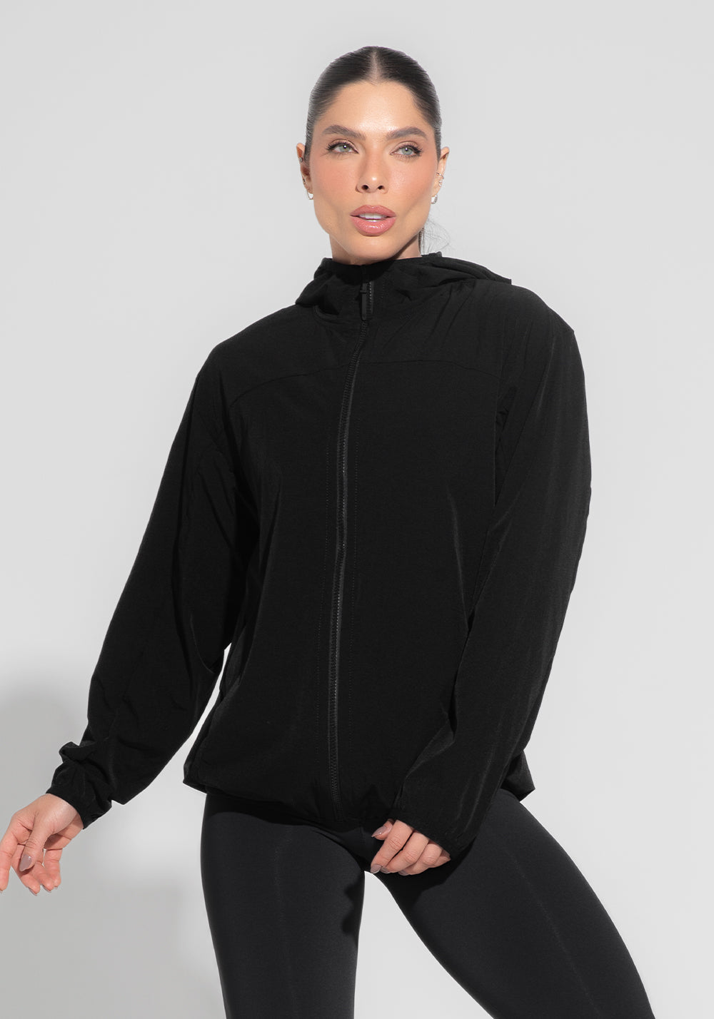 Casaco Corta Vento Feminino Com Capuz Preto Básico Dlk